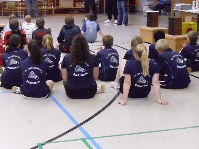 2011-10-30 Bezirksmeisterschaften U11 - U19 in Weilburg Trikots von hinten
