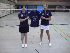 2011-10-28 Präsentation neues Tactic-Trikot von Dilara und Lisa