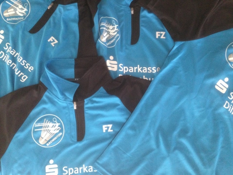 2014-09-21 Neue Trikots vorne