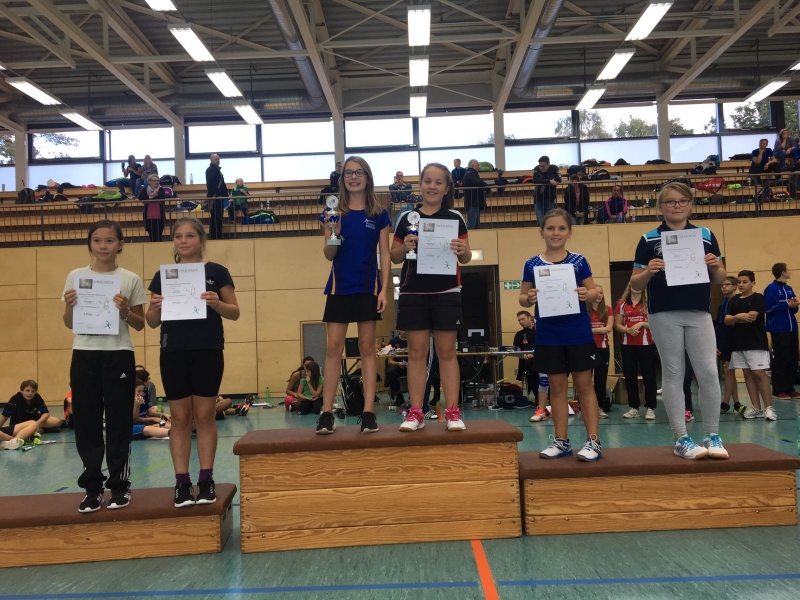 2016-10-08 Bezirksmeisterschaften U11-U19 Siegerehrung DD U13 Lara Grätke