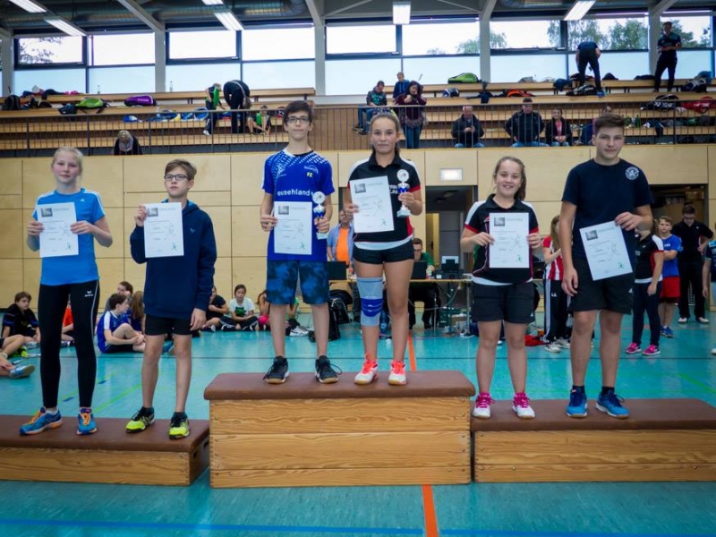 2016-10-08 Bezirksmeisterschaften U11-U19 Siegerehrung MX U15 Ida Warfsmann Enno Heusler