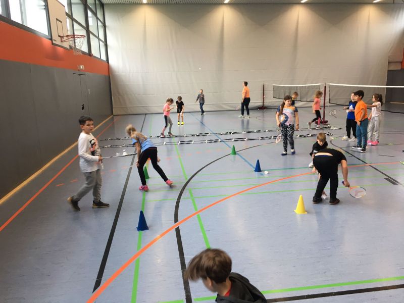 2022-10-14-TV-1843-Dillenburg-BADMINTON-Vorstellung-Schule-am-Brunen-Frohnhausen-1