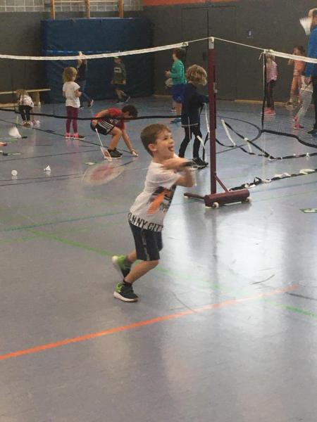 2022-10-14-TV-1843-Dillenburg-BADMINTON-Vorstellung-Schule-am-Brunen-Frohnhausen-12