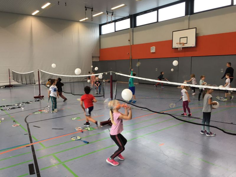 2022-10-14-TV-1843-Dillenburg-BADMINTON-Vorstellung-Schule-am-Brunen-Frohnhausen-3