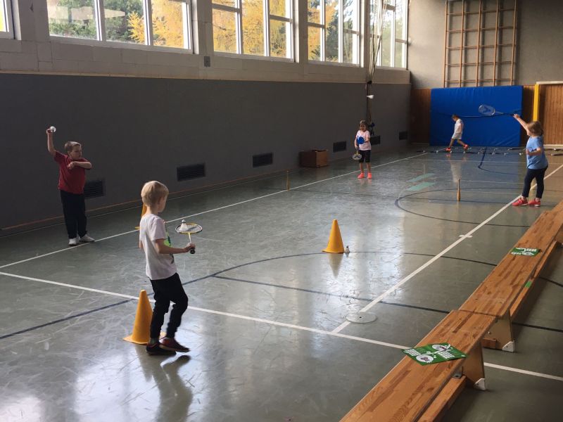 2022-11-22-Badminton-Aktion-Liliensternschule-Donsbach