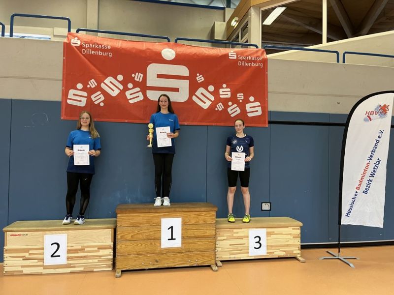 2024-09-07-Badminton-Bezirksmeisterschaften-Dillenburg-Siegerehrung-ME-U17-3.-Leni-Feindler