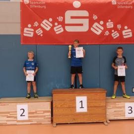 2024-09-07-Badminton-Bezirksmeisterschaften-Dillenburg-Siegerehrung-JE-U11-3.-Johann-Becker