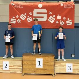 2024-09-07-Badminton-Bezirksmeisterschaften-Dillenburg-Siegerehrung-JE-U15-2.-Nico-Toegel