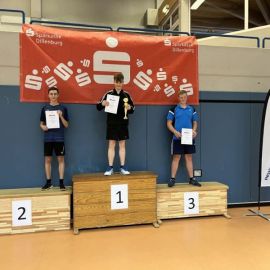 2024-09-07-Badminton-Bezirksmeisterschaften-Dillenburg-Siegerehrung-JE-U17-2.-Leon-Turschner