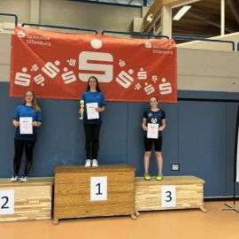 2024-09-07-Badminton-Bezirksmeisterschaften-Dillenburg-Siegerehrung-ME-U17-3.-Leni-Feindler